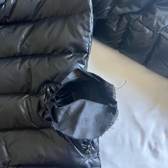 Moncler Bady Giubbotto Down Jacket - Picture 7 of 15